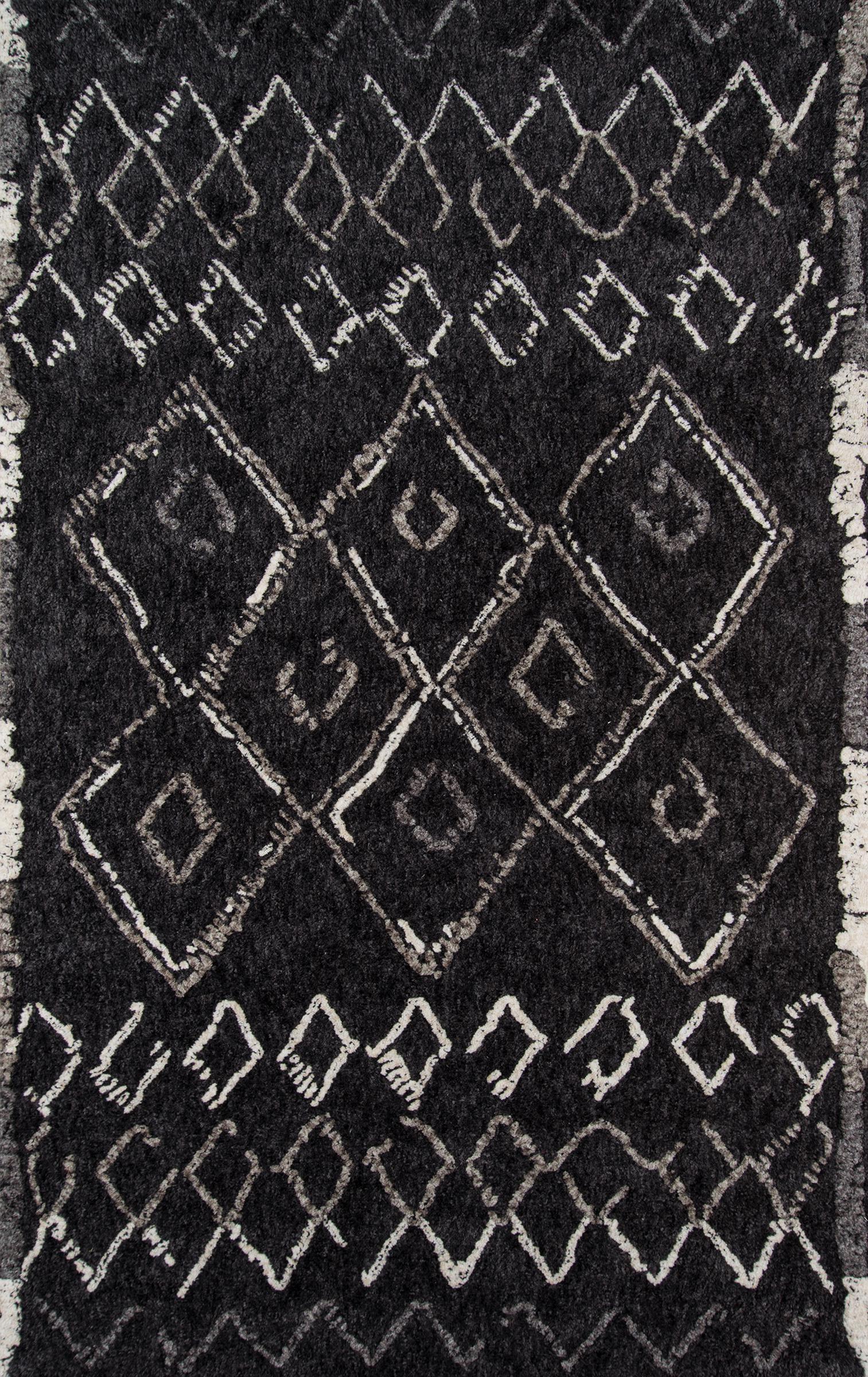 Hand Tufted Synthetic Black Transitional China Rug 5' x 7'6"