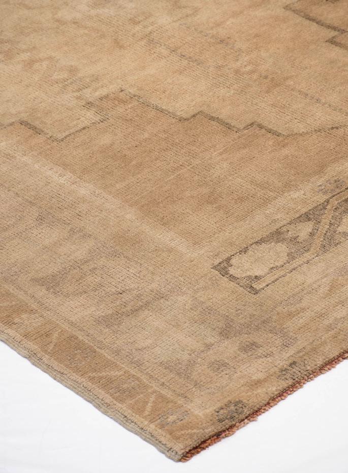 Anatolian Beige 4’5″ x 7’11”