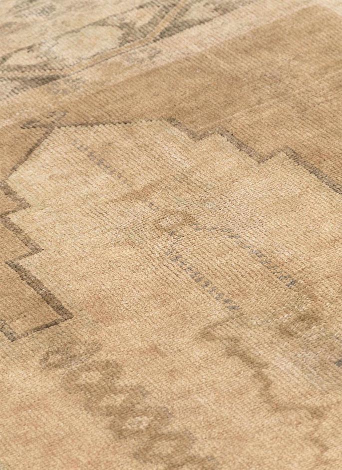 Anatolian Beige 4’5″ x 7’11”