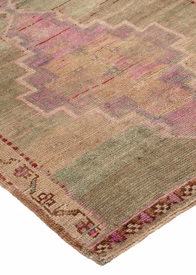 Kurdish Pink 4’9″ x 12’5″