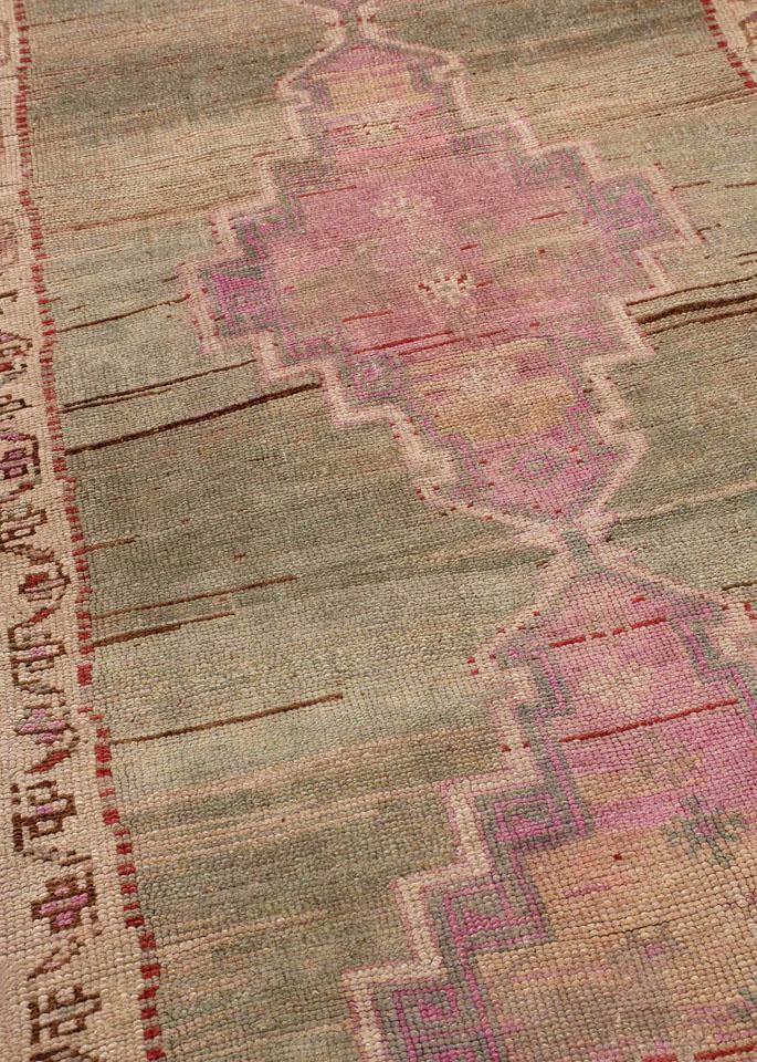Kurdish Pink 4’9″ x 12’5″