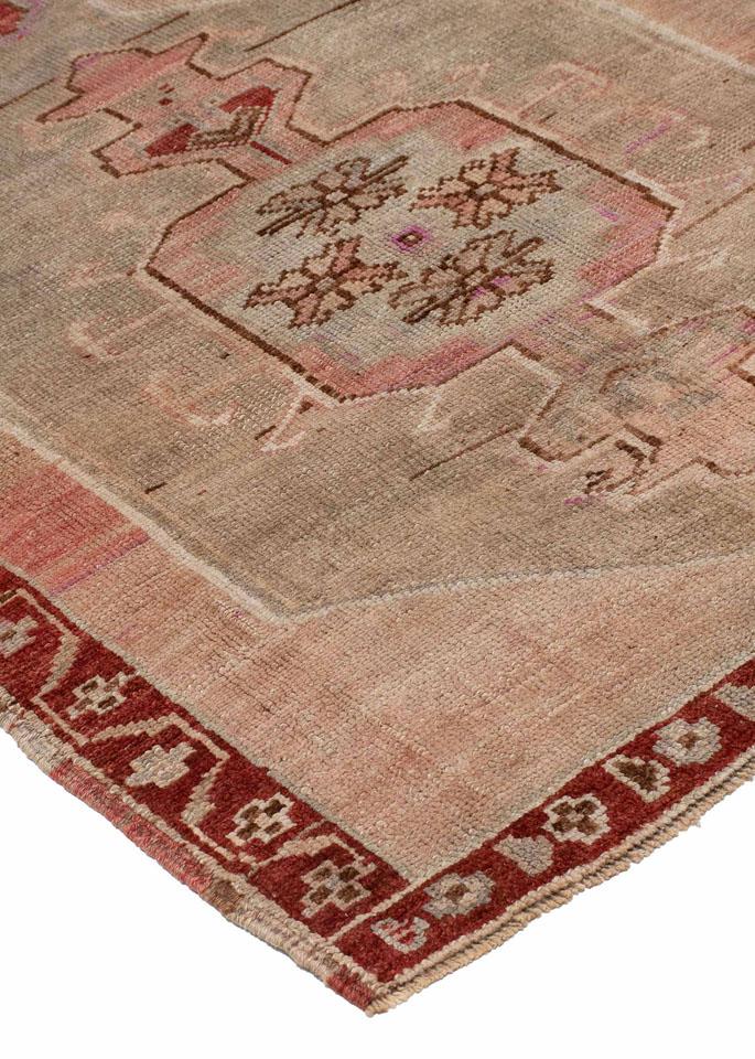 Kurdish Blush 4’9″ x 13′