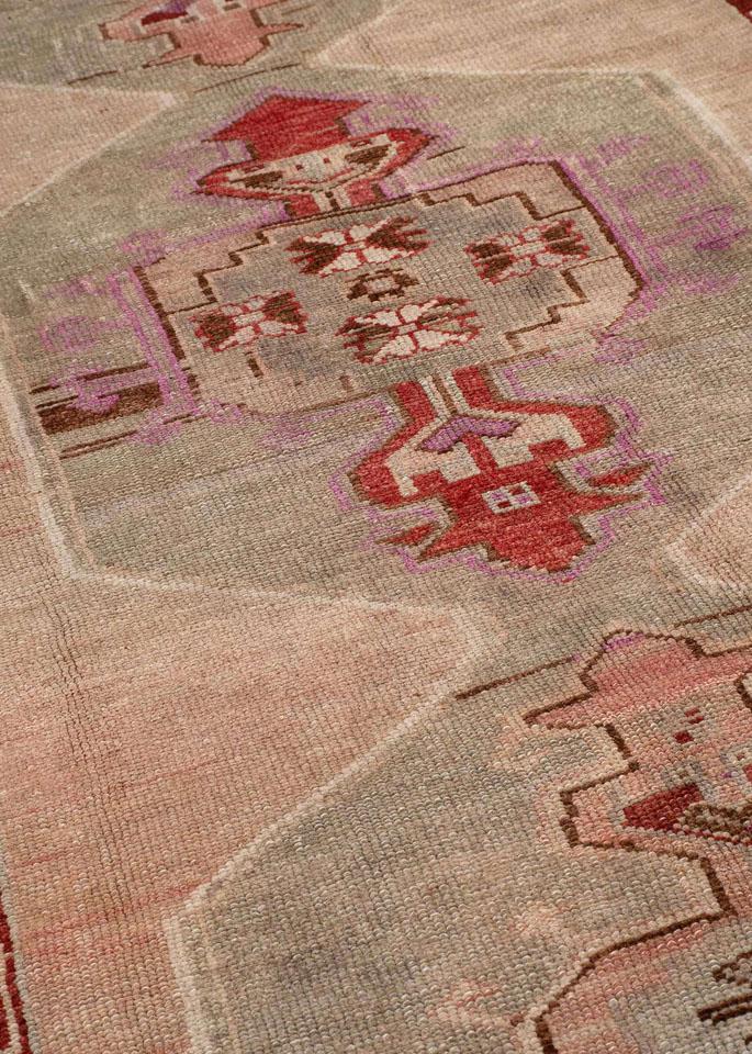 Kurdish Blush 4’9″ x 13′