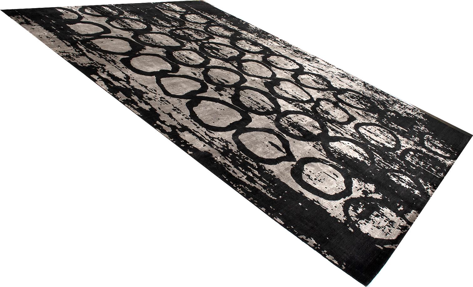 Dripping Rings Black  10′ x 14′