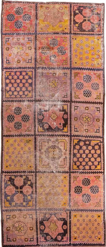 Antique Yarkand Coral 3’9″ x 8’8″