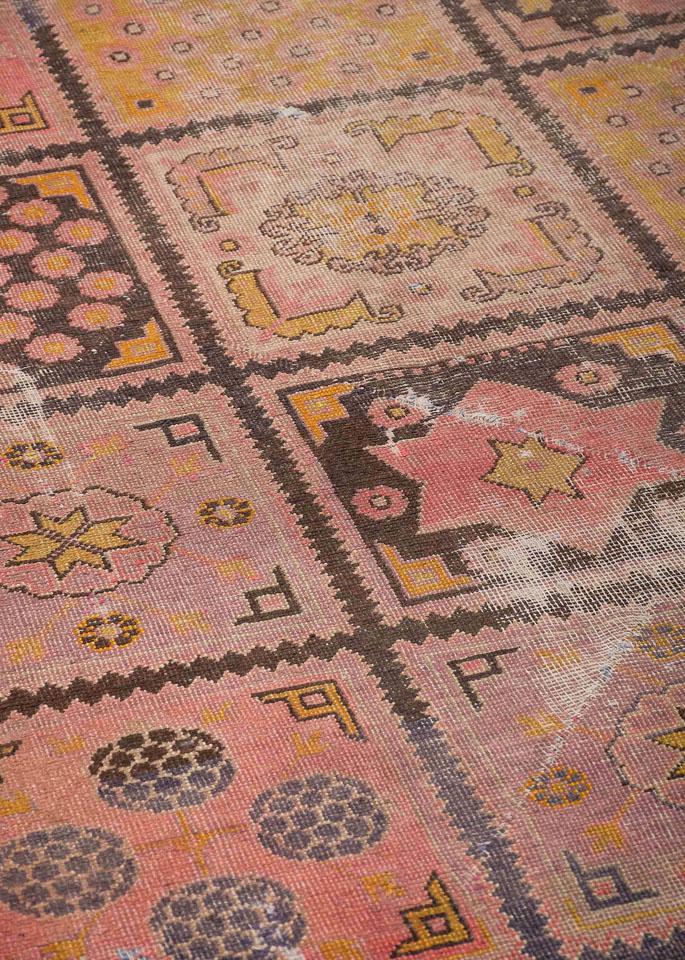 Antique Yarkand Coral 3’9″ x 8’8″