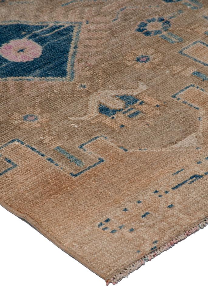 Kurdish Blush 2’8″ x 13’8″