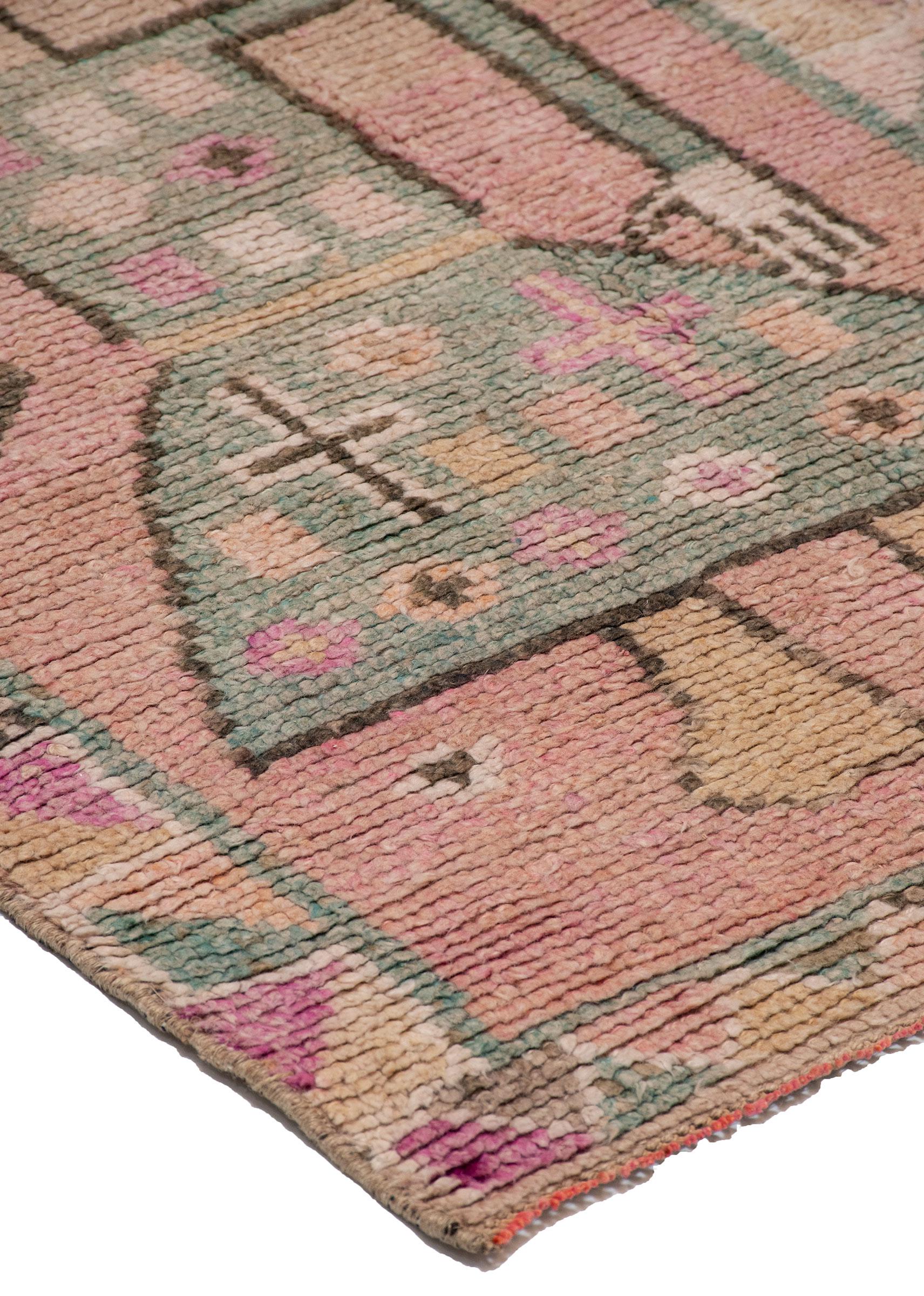 Kurdish Soft Salmon 2’10” x 9’5″