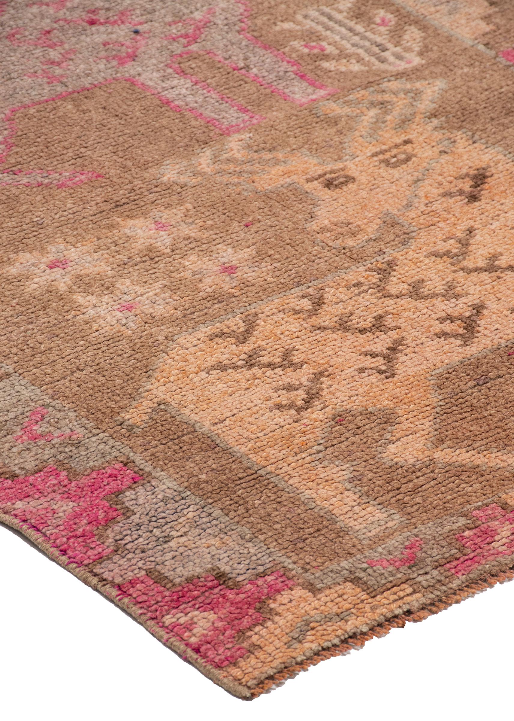 Kurdish Ecru 3’5″ x 10’7″