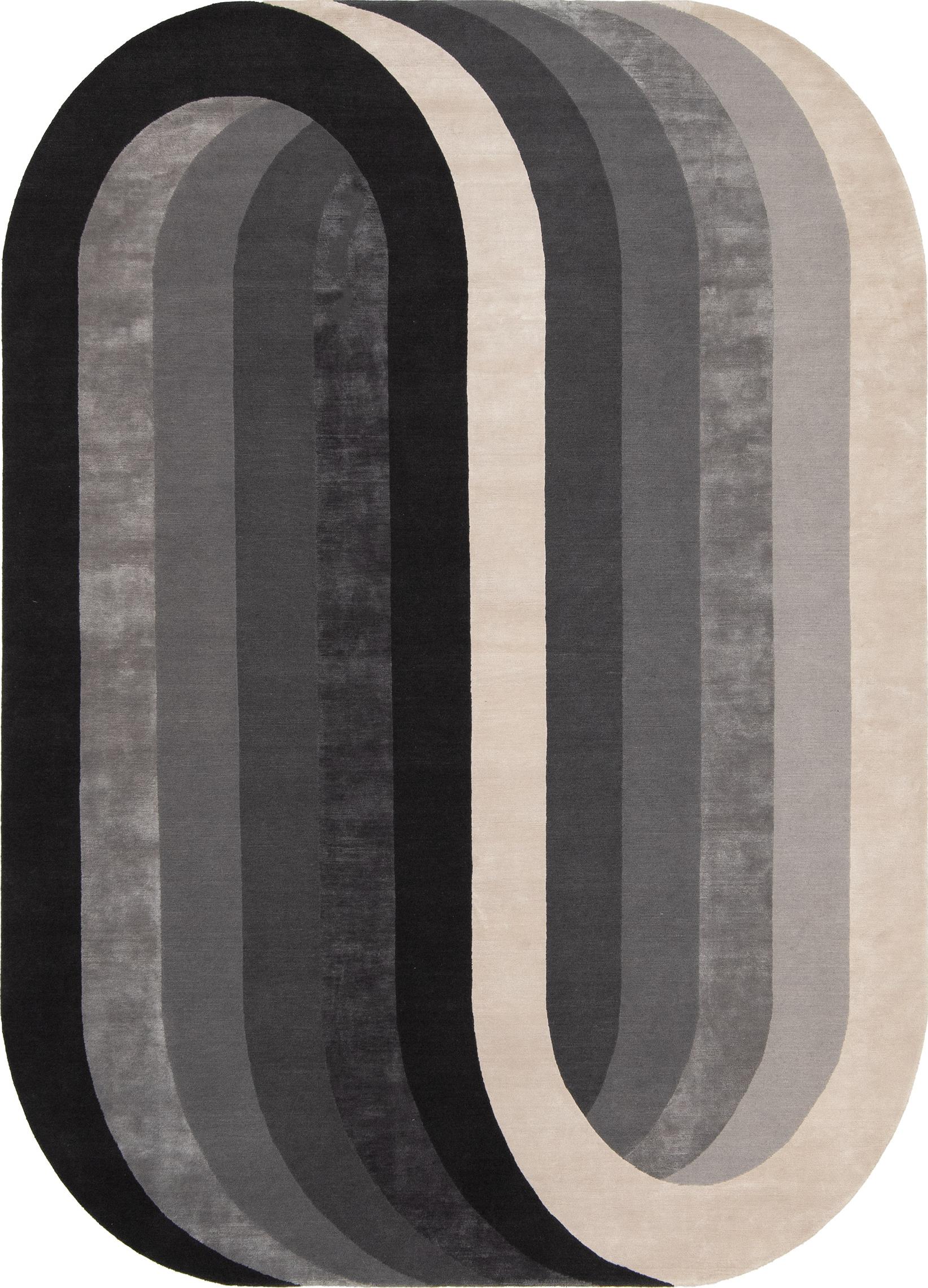 Palazzo Oval Grayscale 8′ x 10′