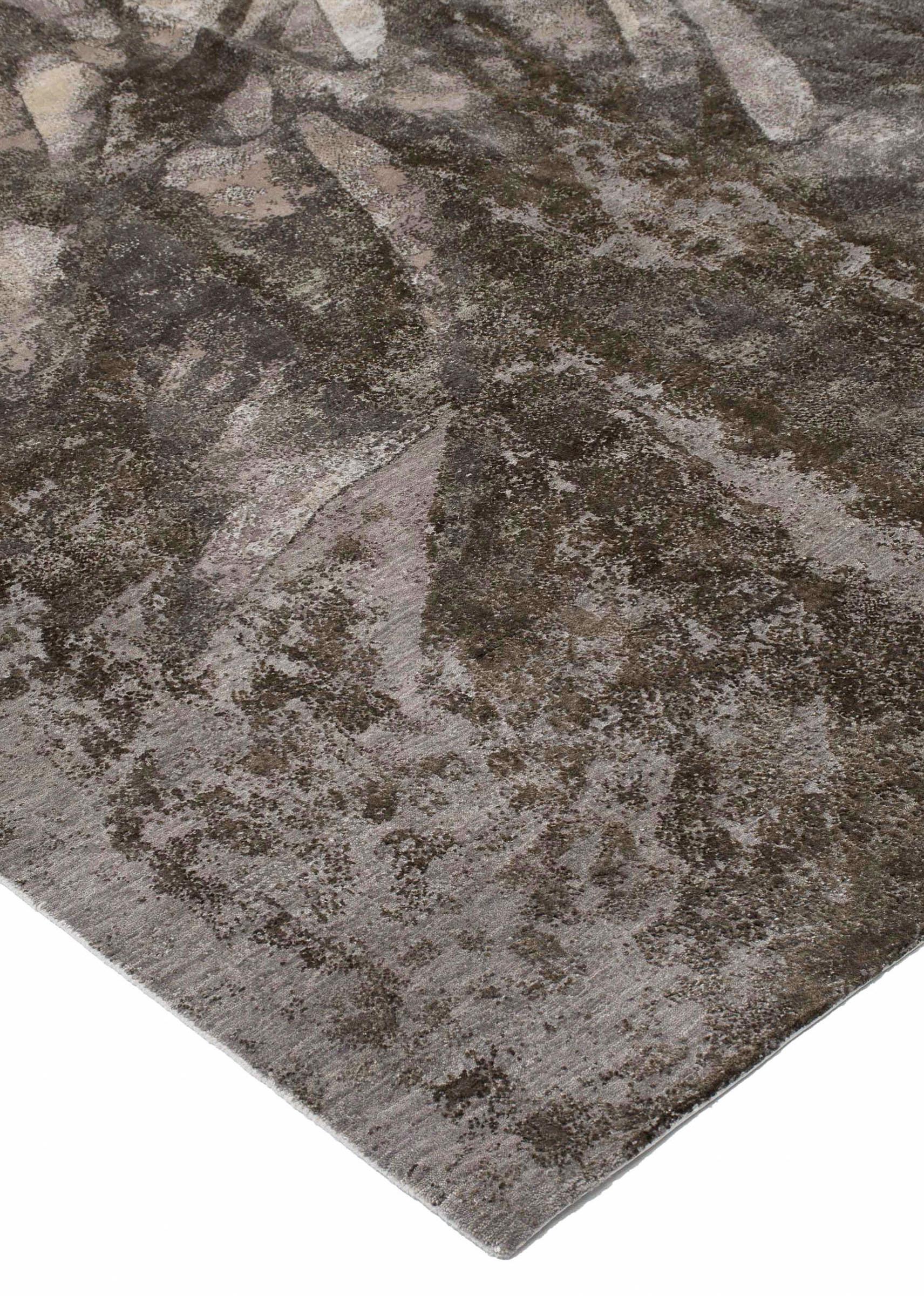 Divine Plumage Sable 8′ x 8′