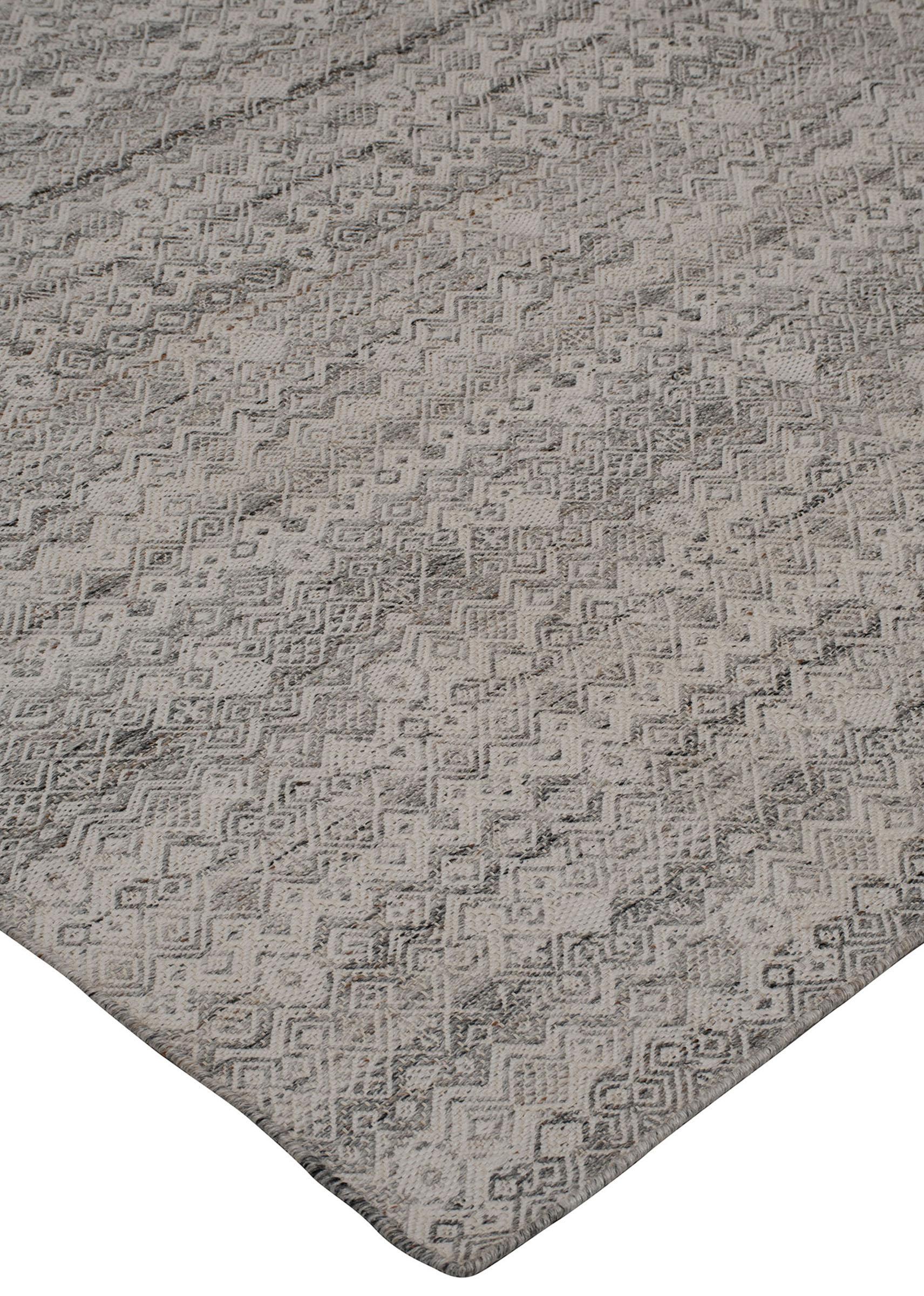 Larissa Lily Gray 8′ x 10′