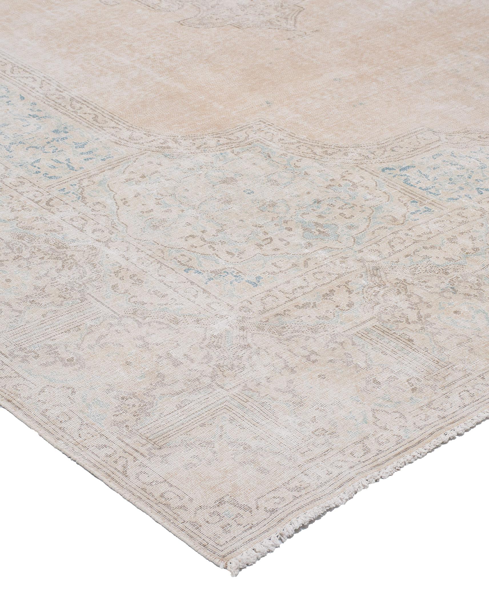 Vintage Beige 9’7″ x 12’11”