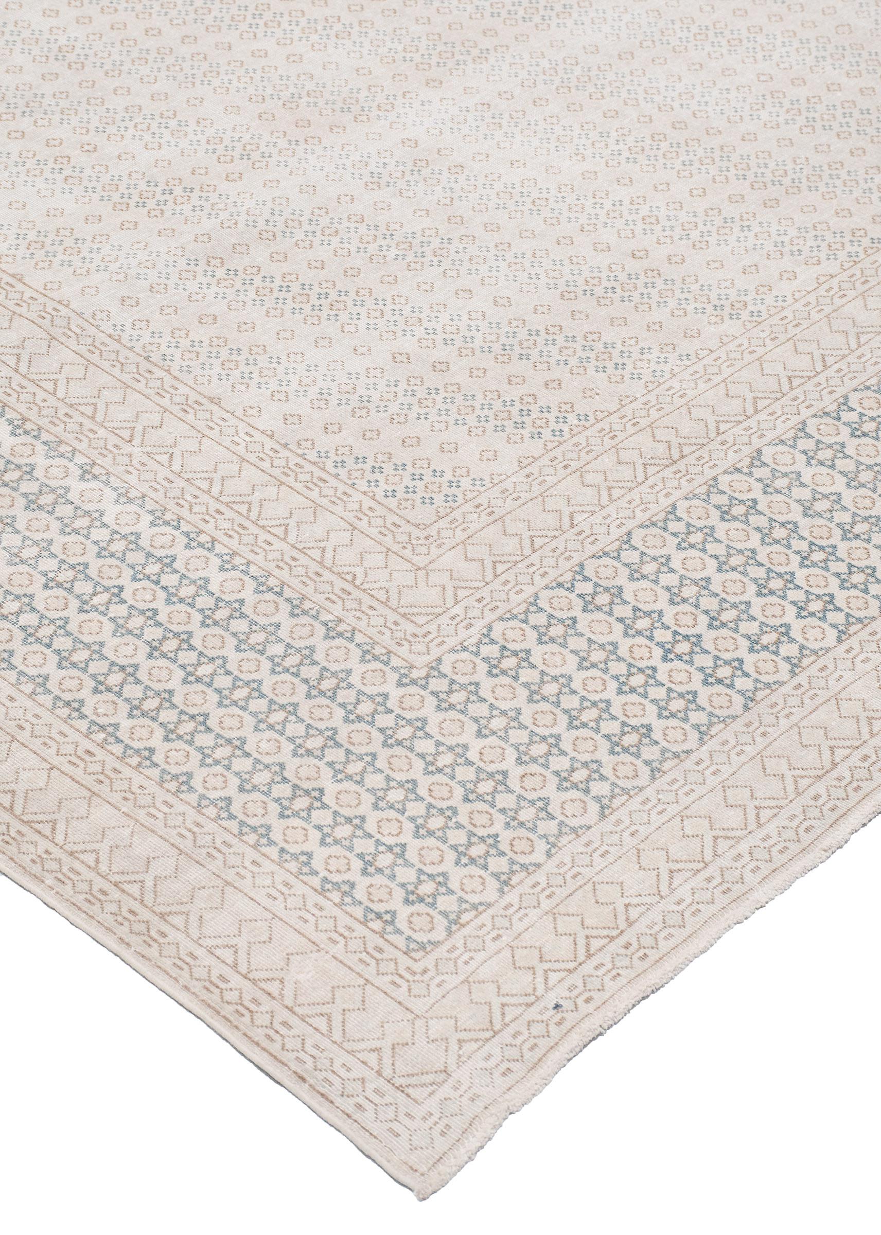 Vintage Gray Brown 10′ x 12’9″