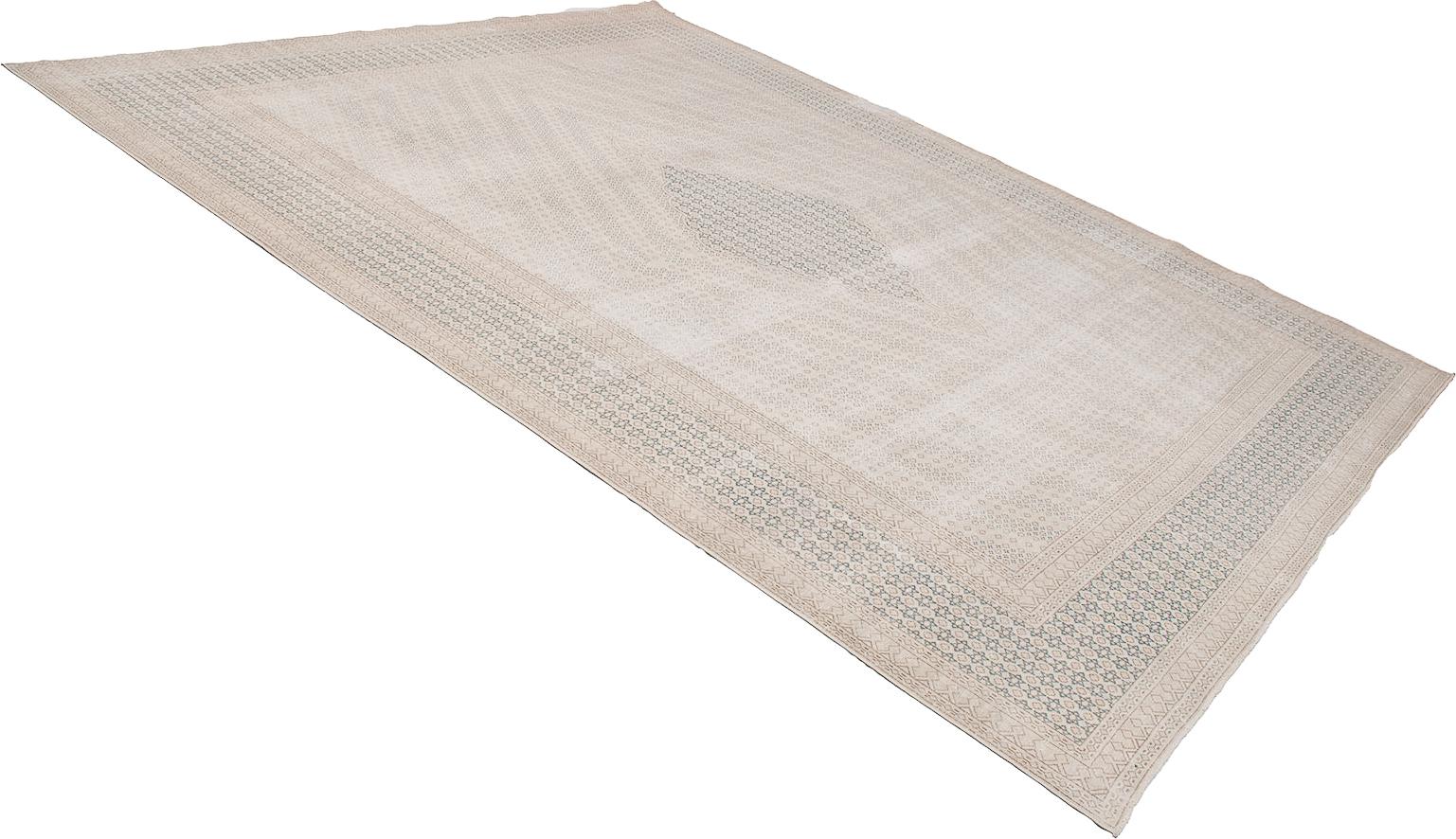 Vintage Gray Brown 10′ x 12’9″