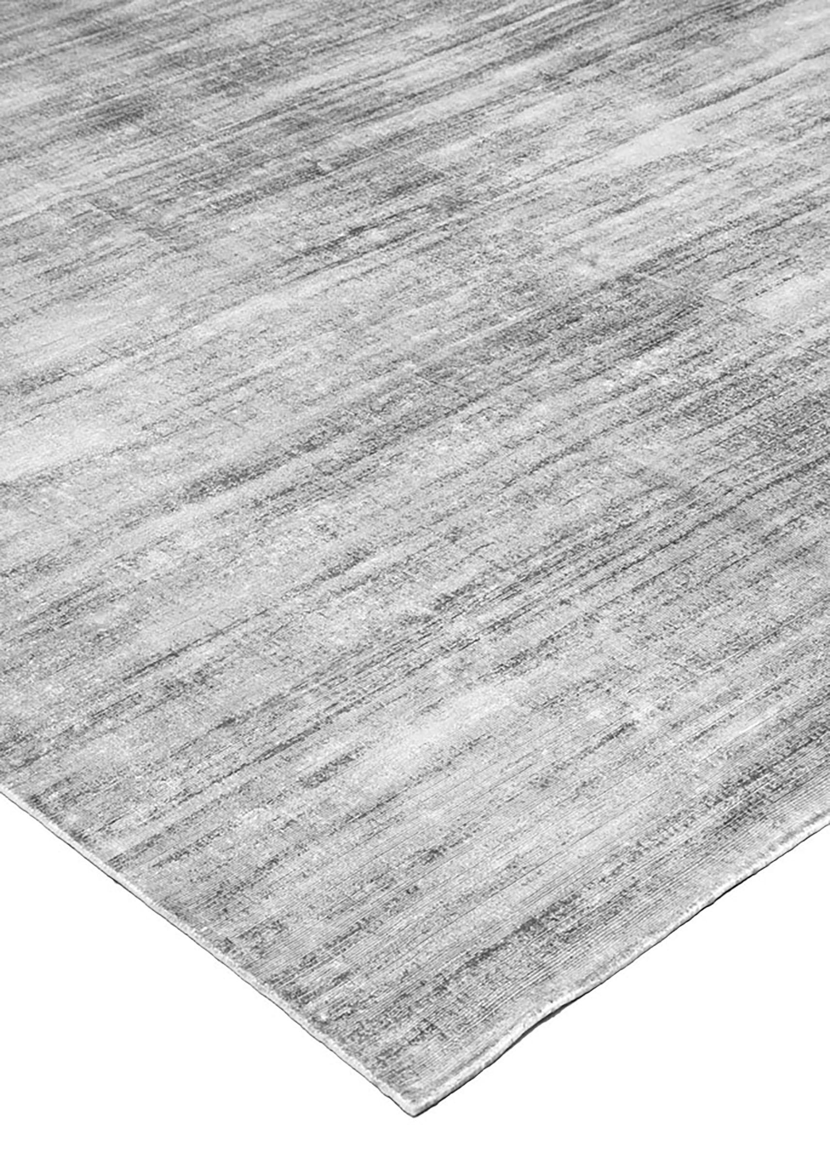 Chroma Silver 9′ x 11’11”