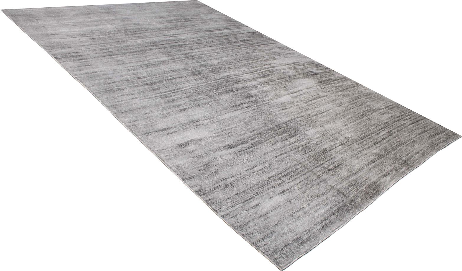 Chroma Silver 9′ x 11’11”