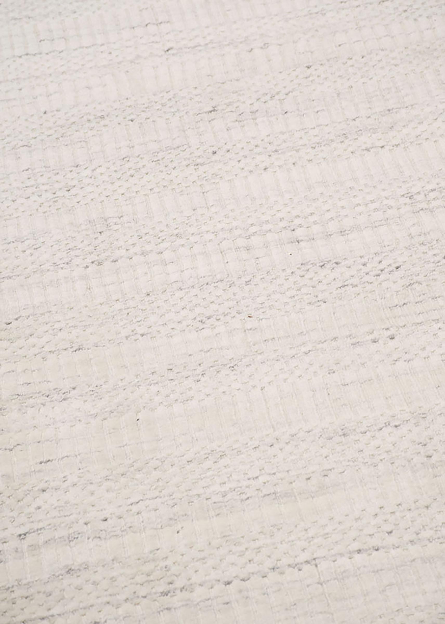 Damo White 9’11” x 13’9″