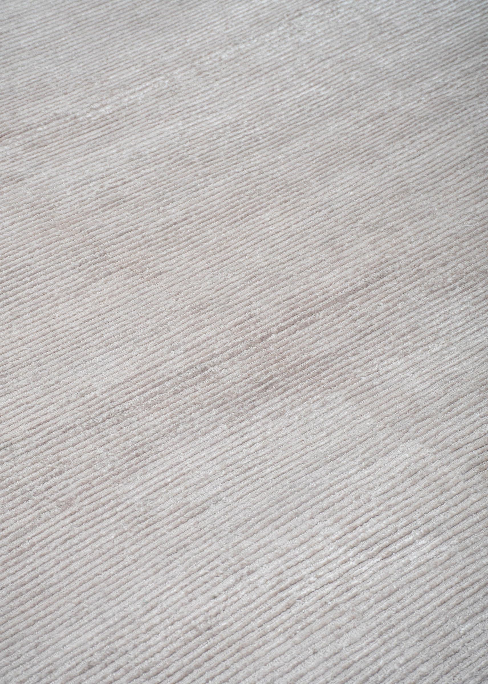 Relax Silver 9′ x 12’2″