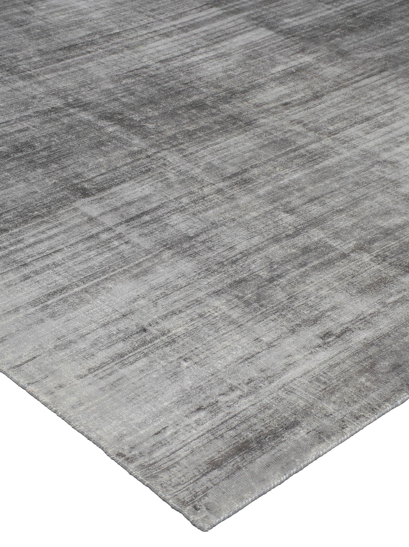 Chroma Silver 8’11” x 11’11”