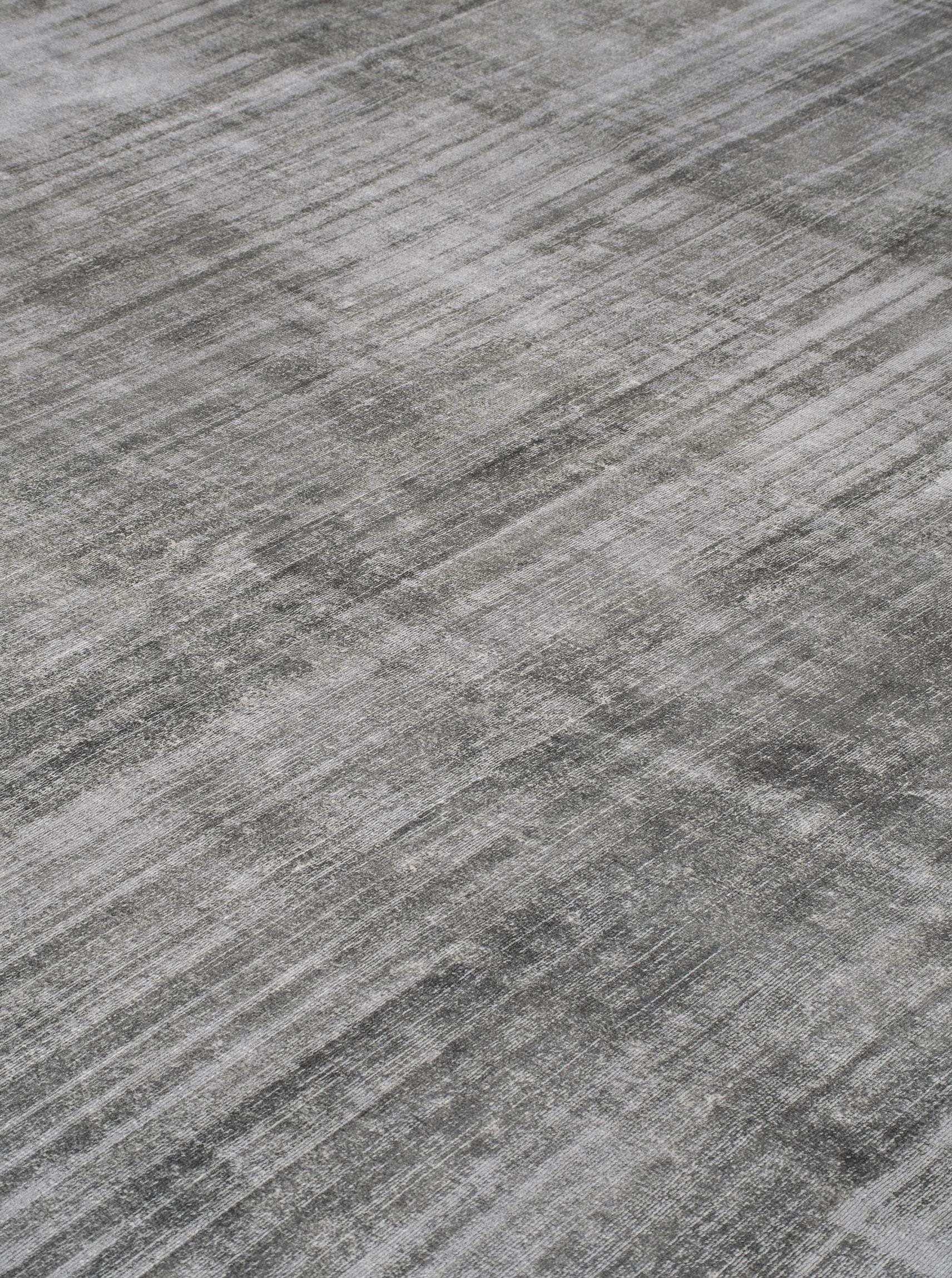 Chroma Silver 8’11” x 11’11”