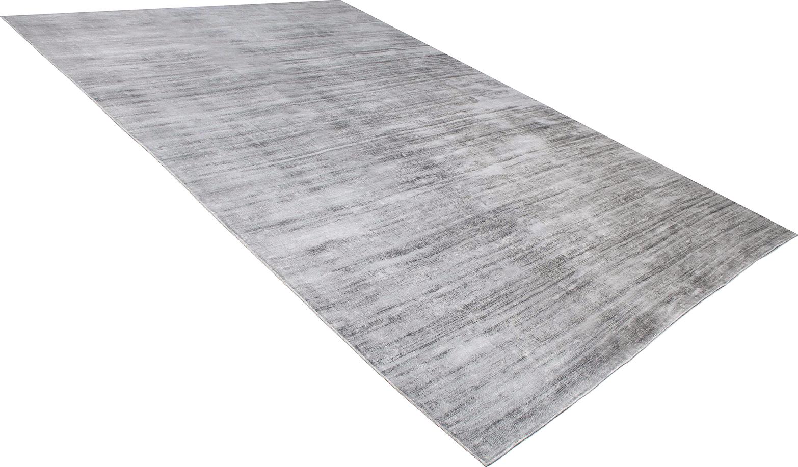 Chroma Silver 8’11” x 11’11”