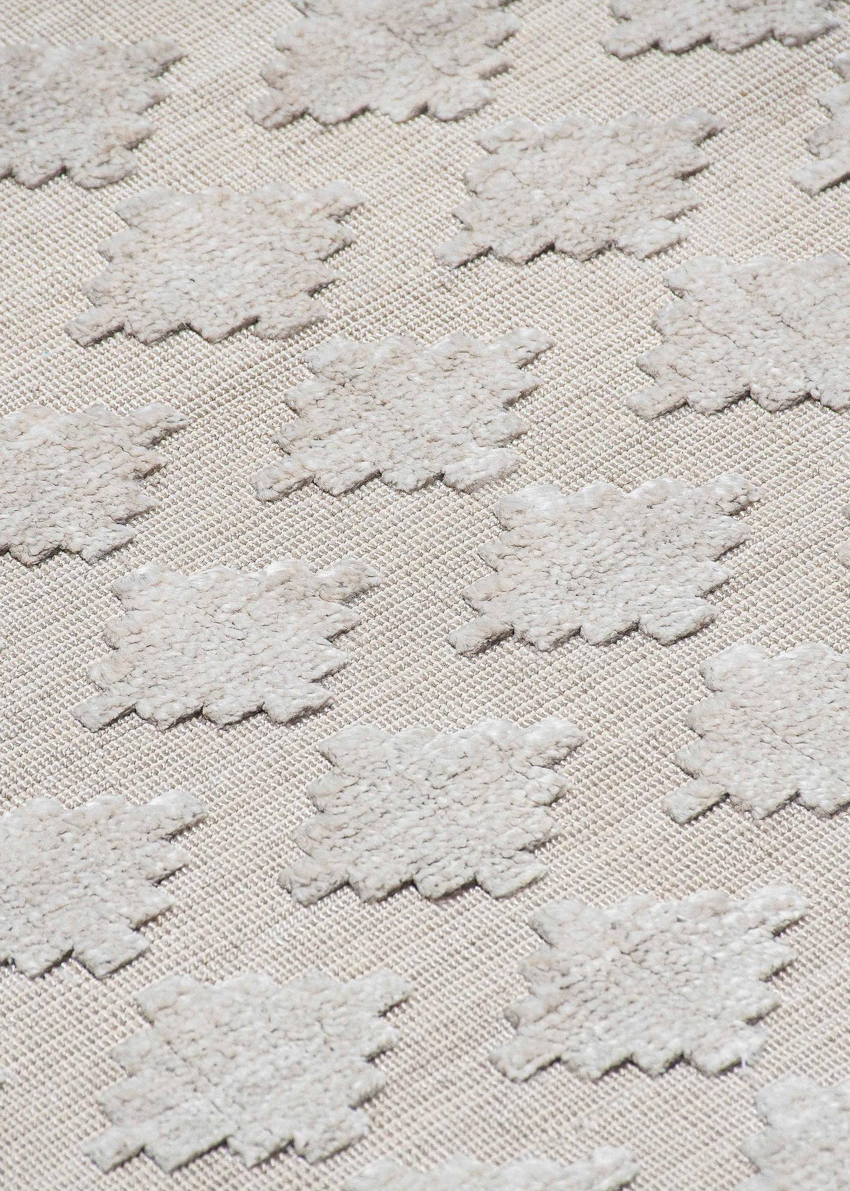 Moonchain Beige 8′ x 9’11”