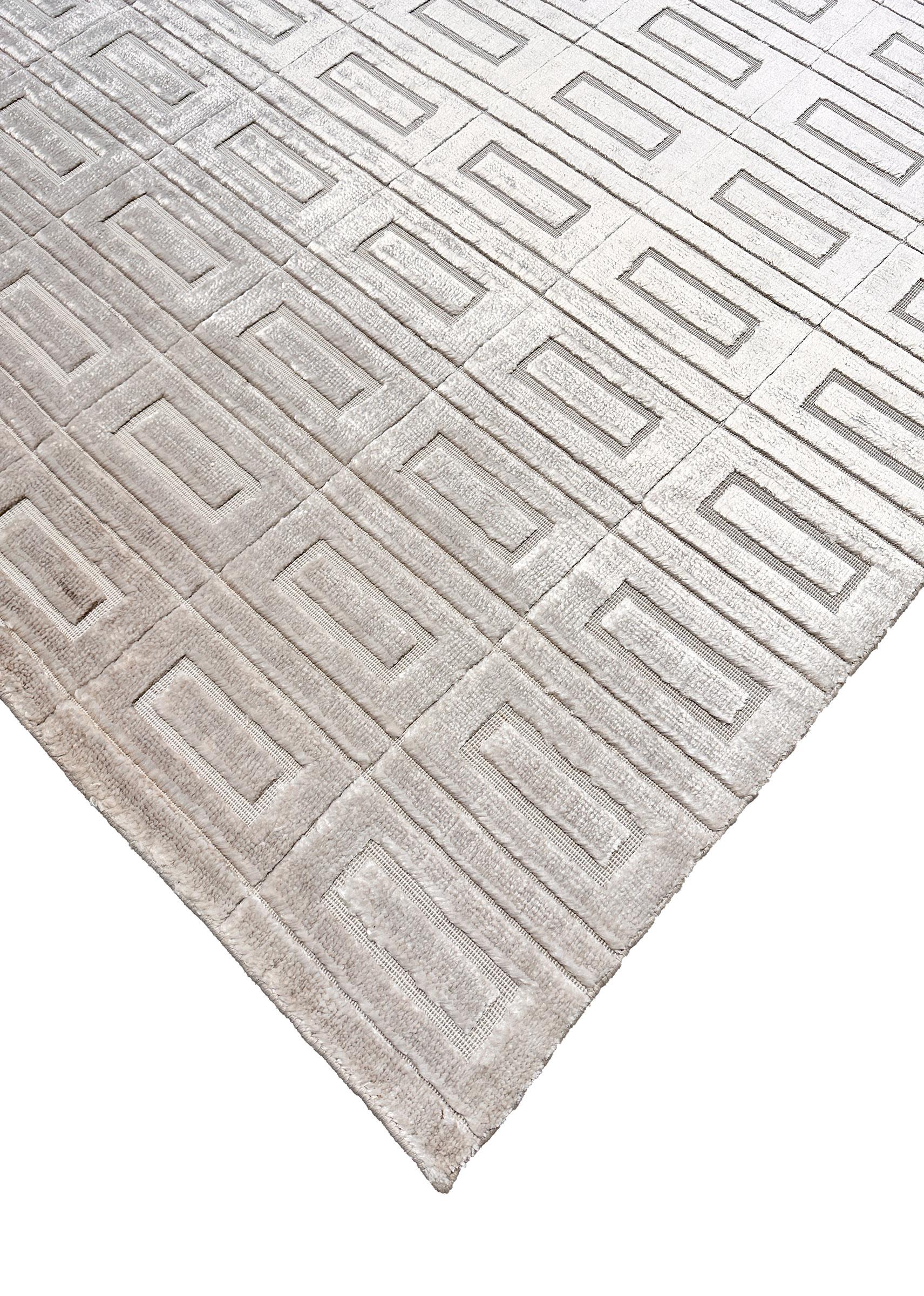 Roadchain Silver 11’9″ x 14’11”