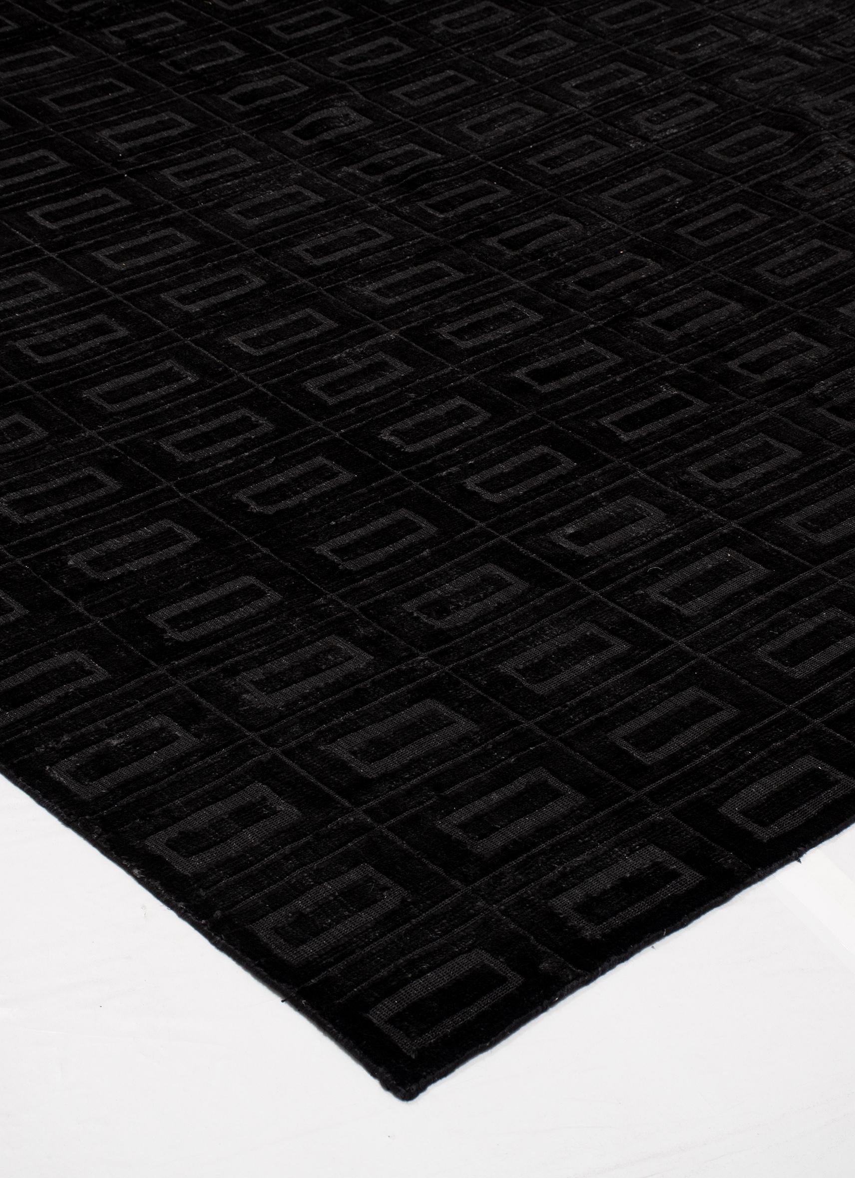 Roadchain Black  10’2″ x 13’9″