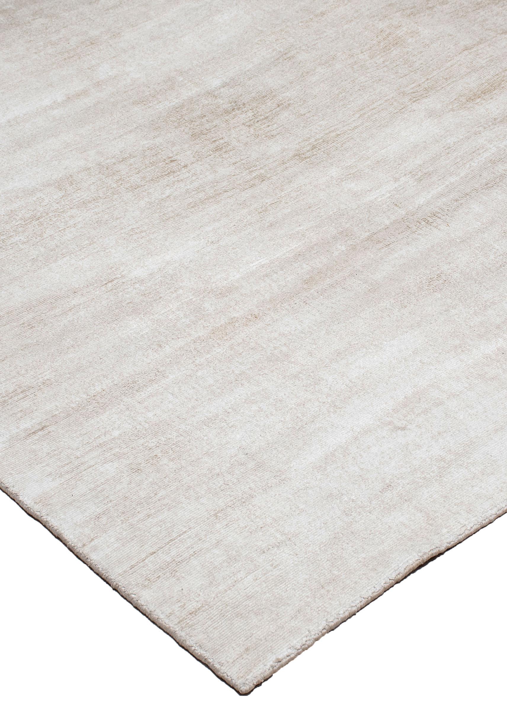 Chroma Champagne 7’10” x 9’11”